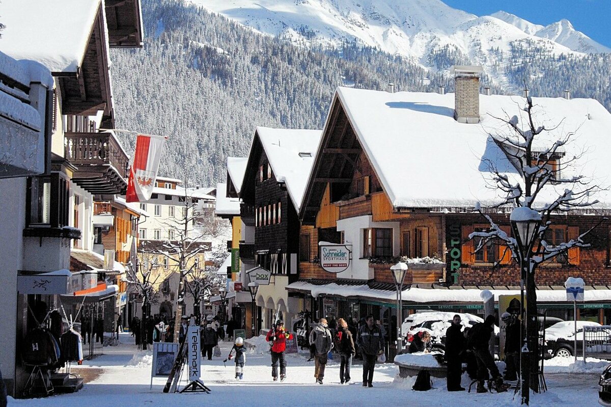 Swiss Center Limo Transfer: Your Luxurious Limousine Service to St. Anton am Arlberg